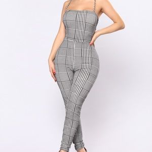 Fashion nova black and white jumpsuit